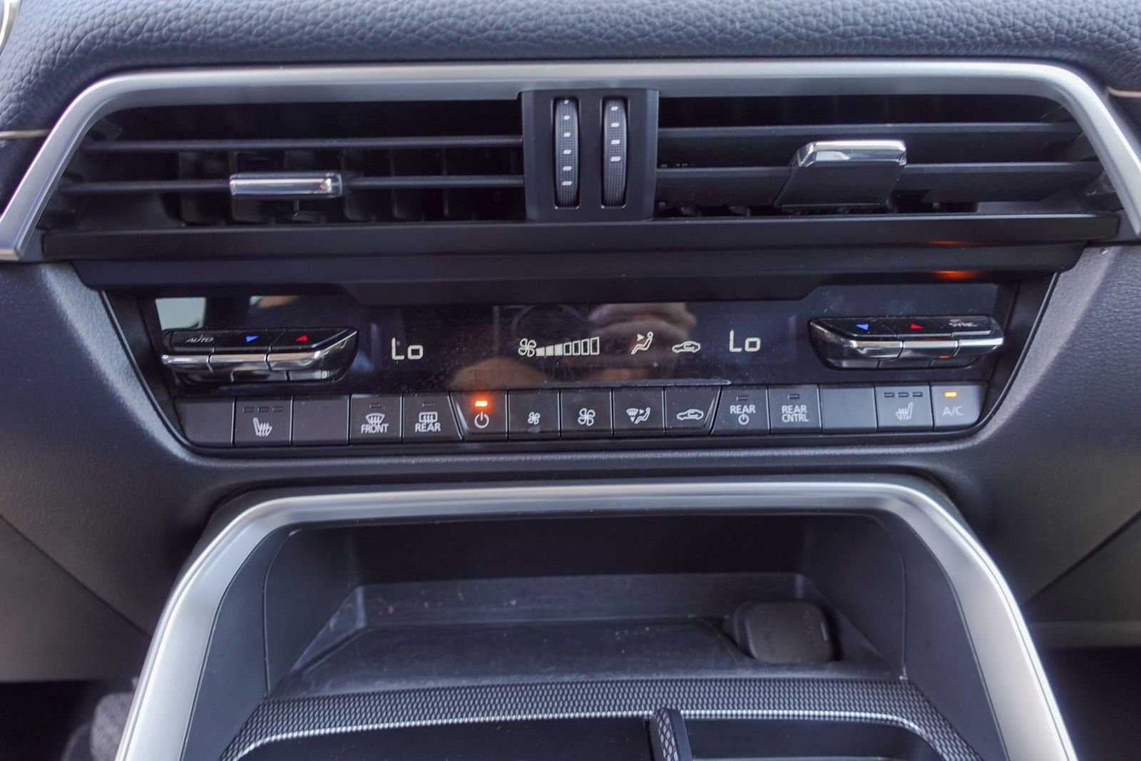 Used 2024 MAZDA CX-90 Plug-In Hybrid w/ Preferred AWD/4WD image 23