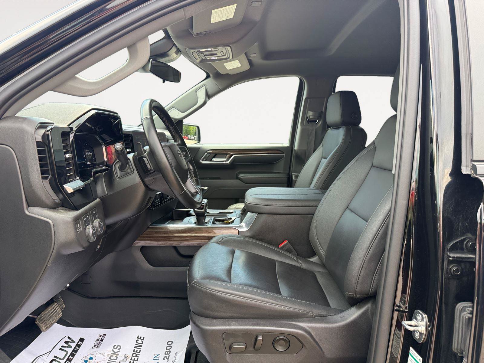 Used 2024 Chevrolet Silverado 1500 RST w/ Convenience Package II AWD/4WD image 10