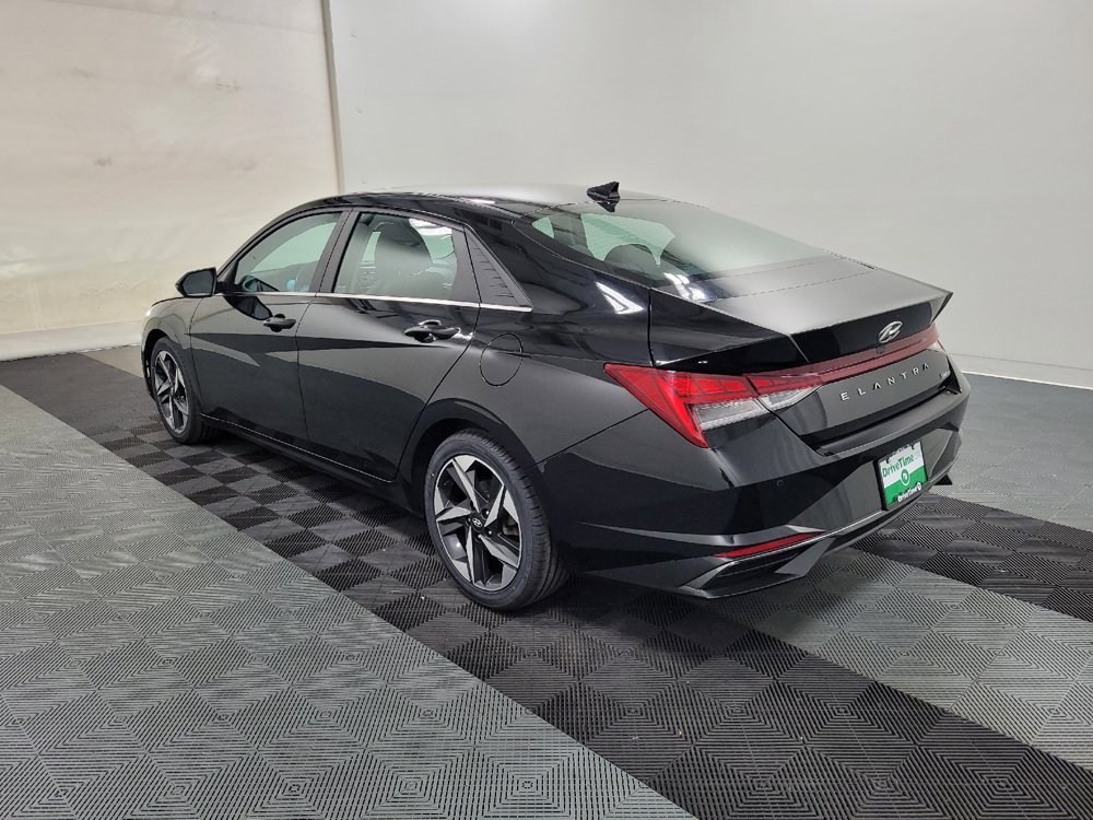 Used 2021 Hyundai Elantra Limited FWD image 3