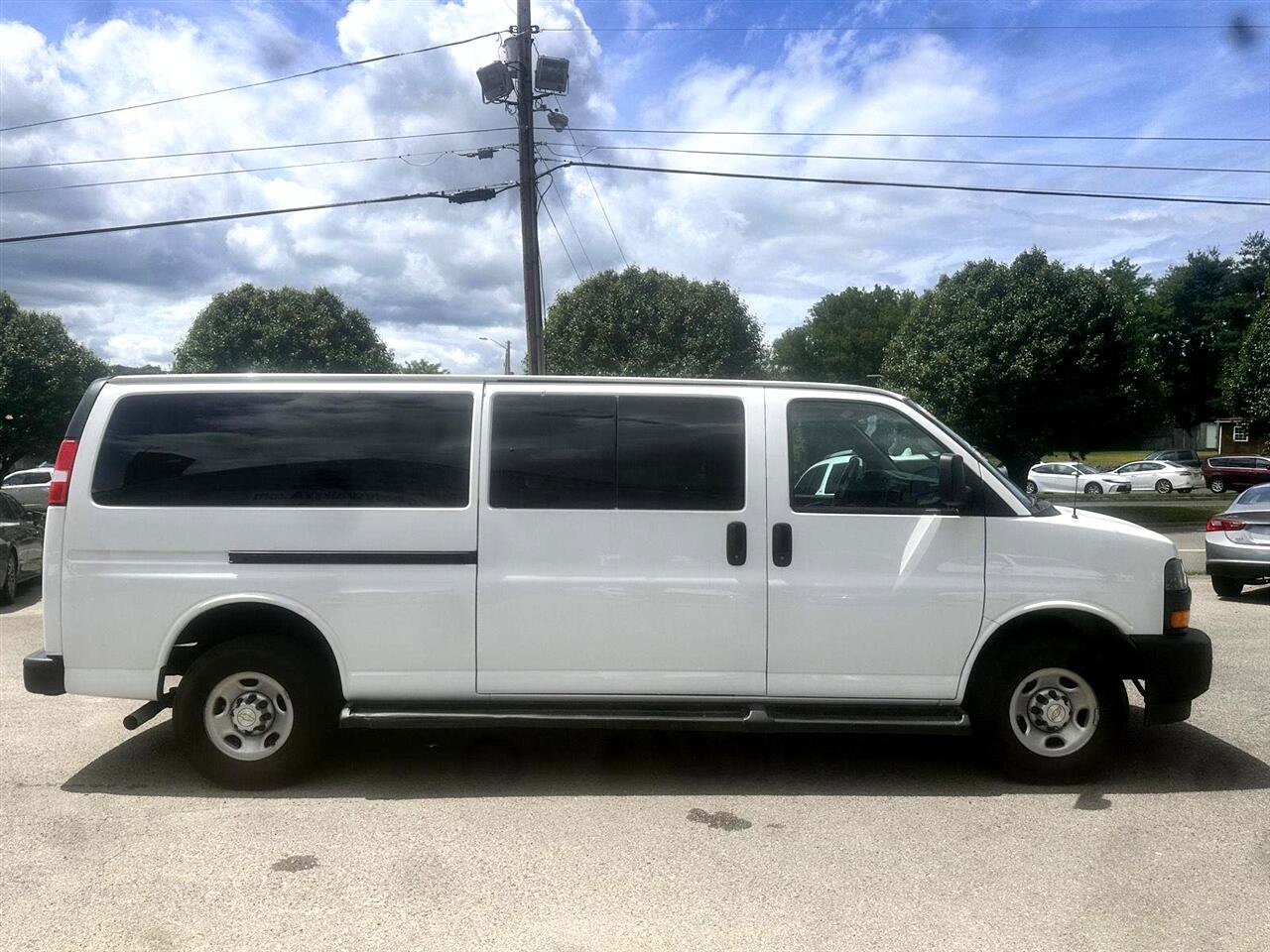 Used 2022 Chevrolet Express 3500 LS image 4