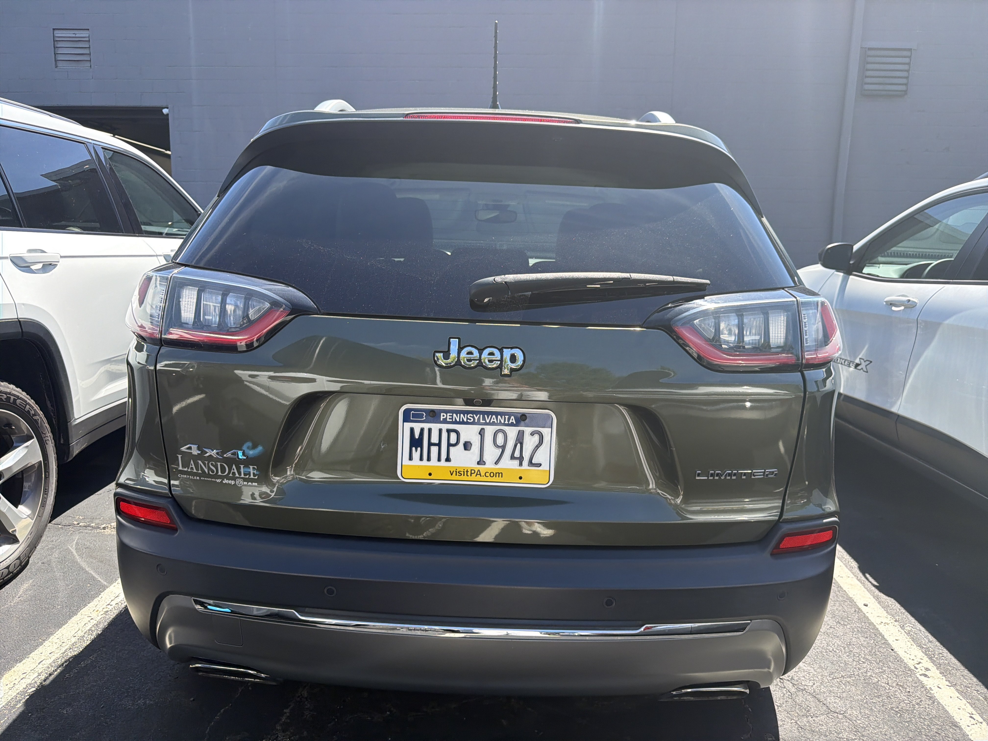 Used 2020 Jeep Cherokee Limited AWD/4WD image 5