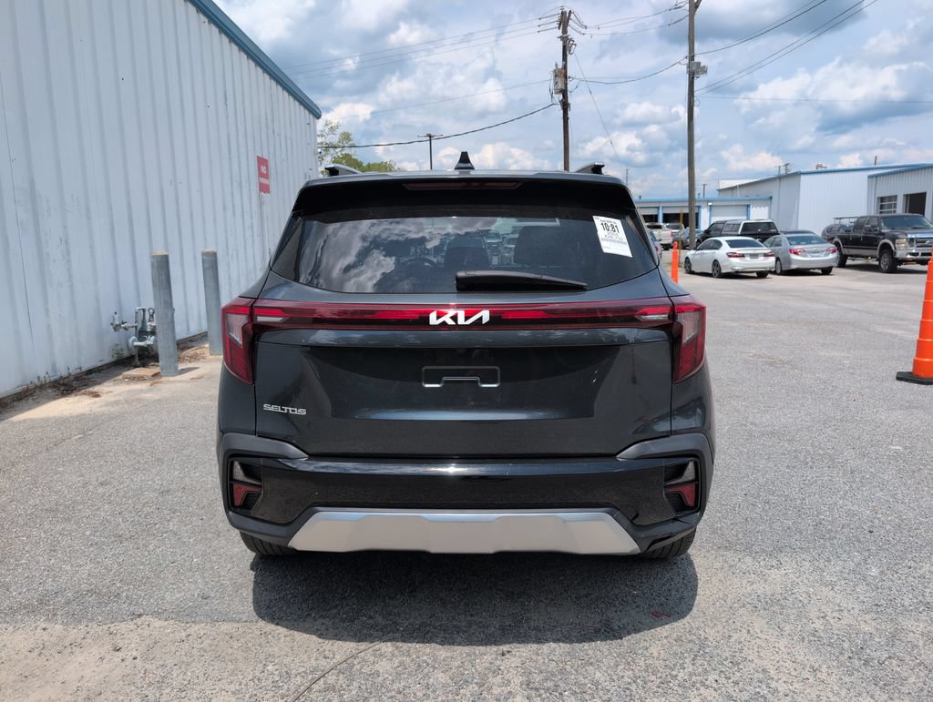 Used 2024 Kia Seltos S FWD image 7