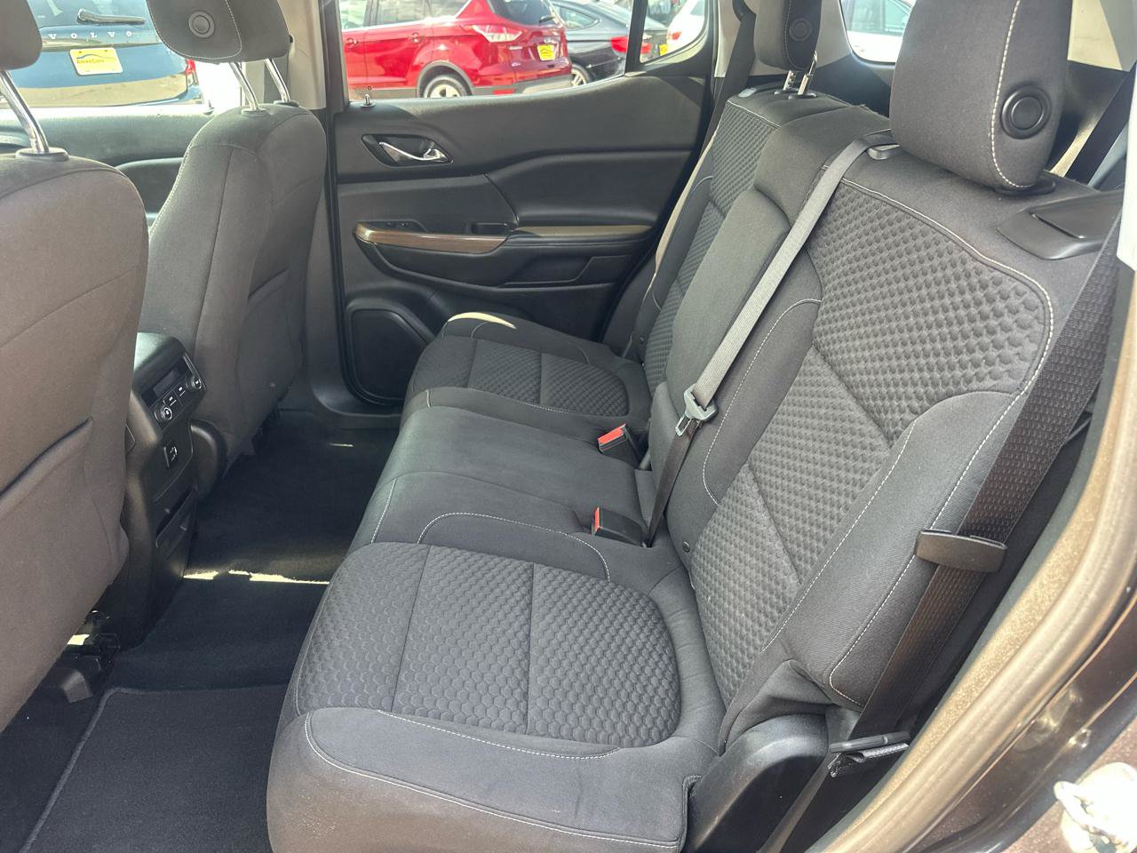 Used 2017 GMC Acadia SLE FWD image 17