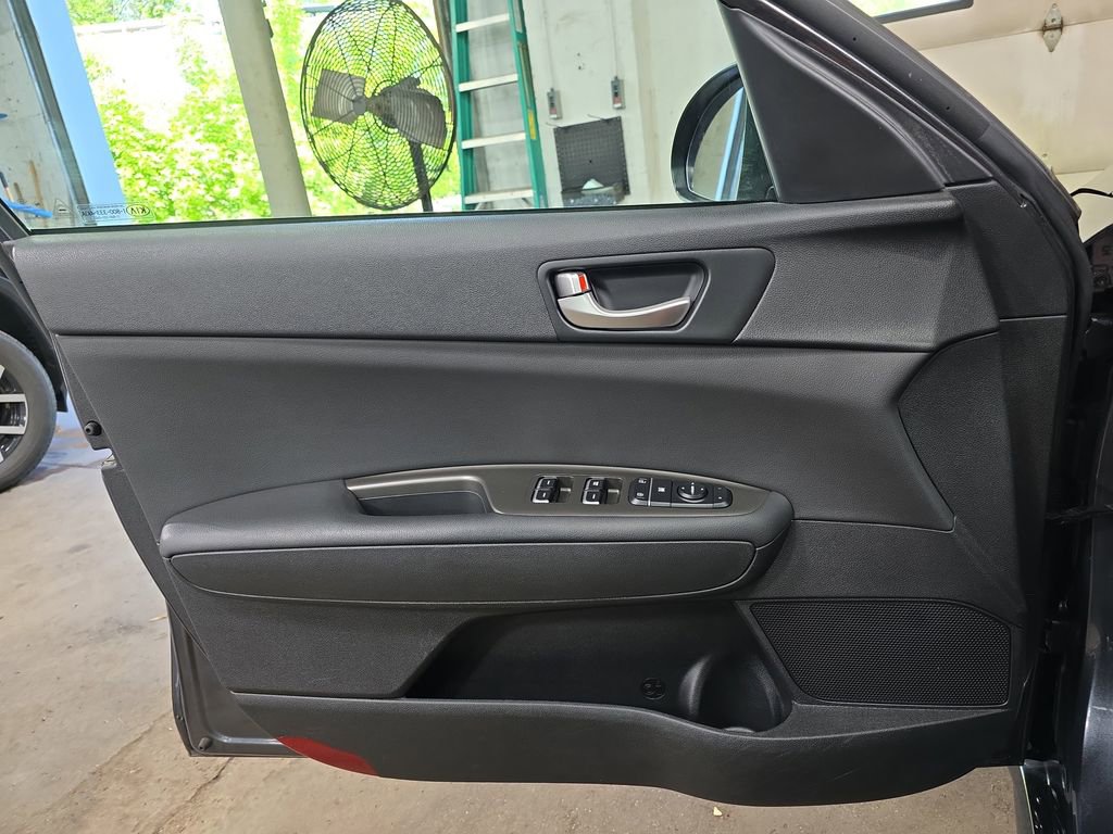 Used 2020 Kia Optima LX FWD image 25