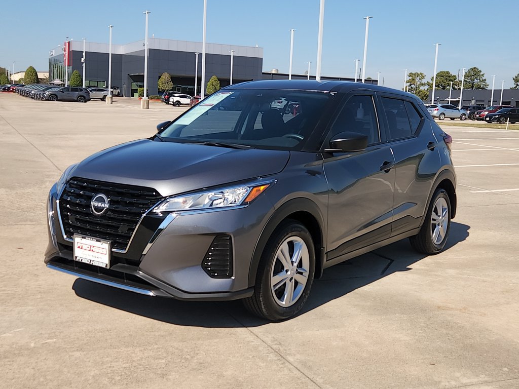 Used 2025 Nissan Kicks Play S FWD image 9