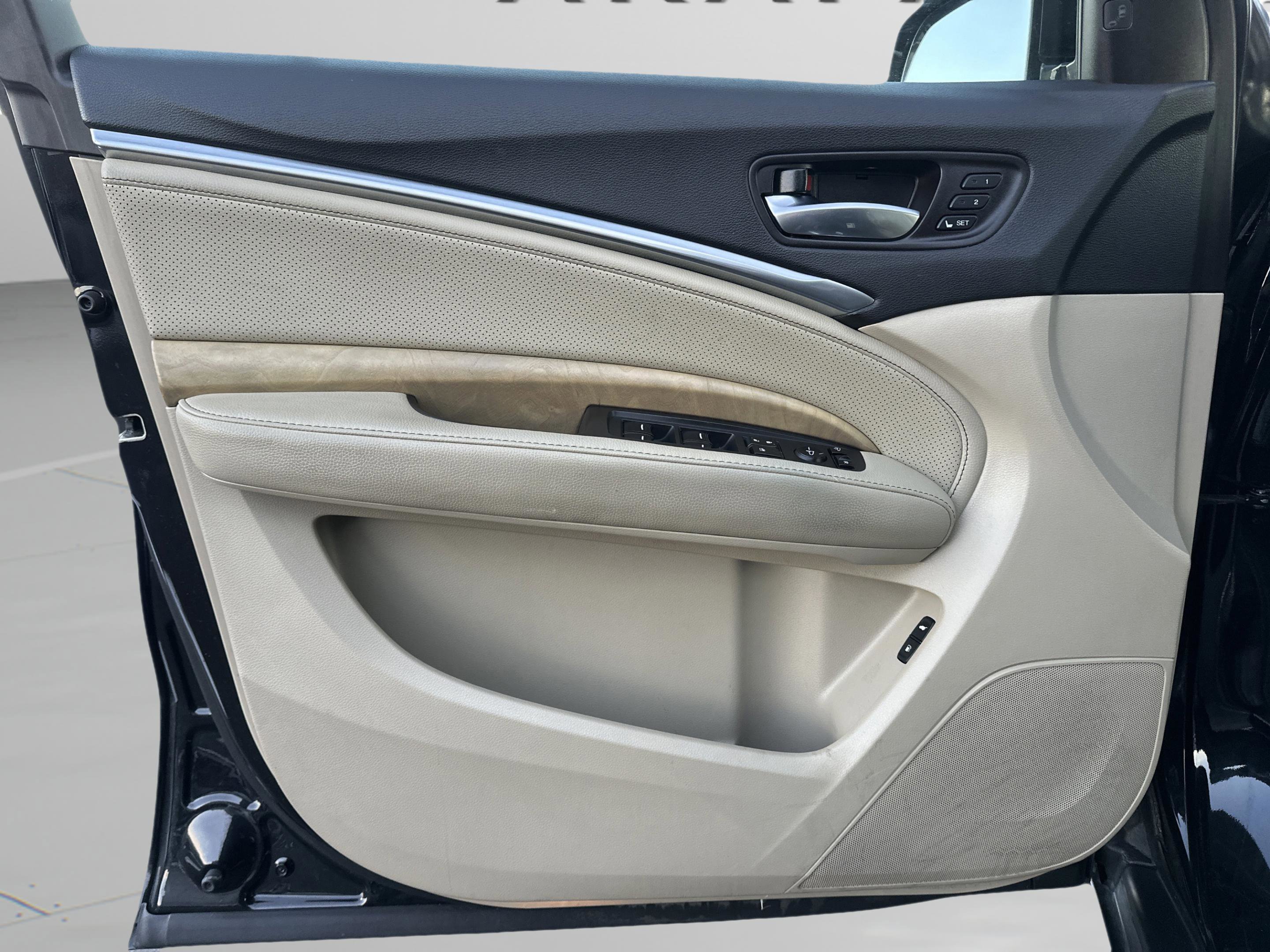 Used 2020 Acura MDX w/Technology Pkg image 13