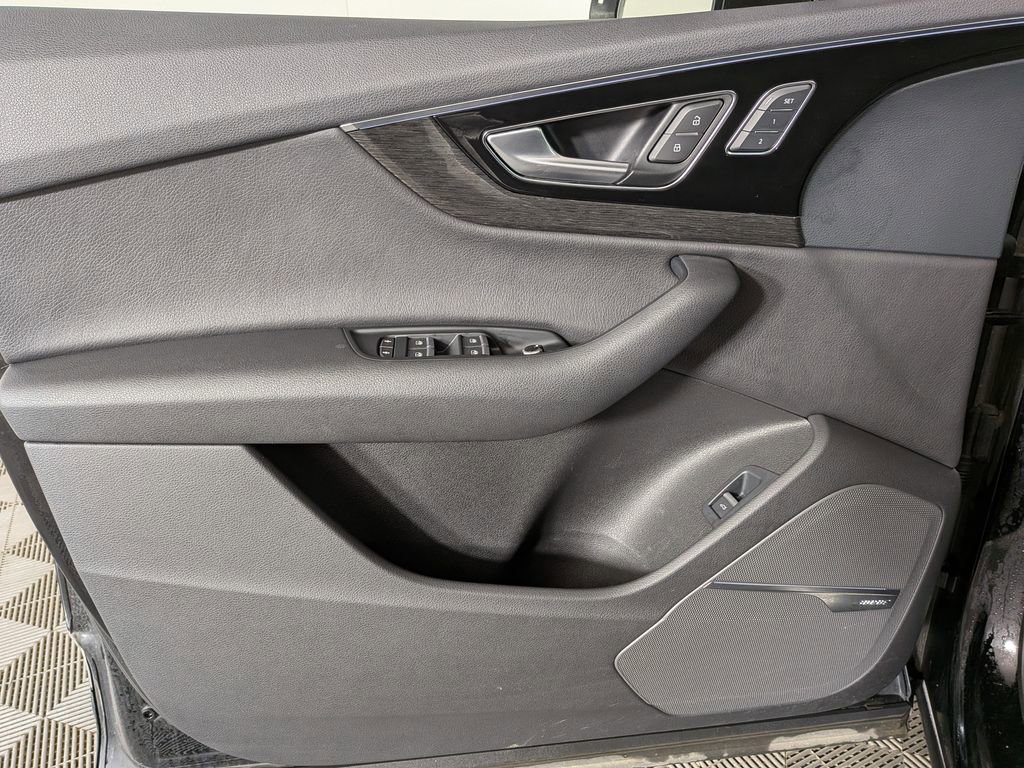 Used 2018 Audi Q7 3.0T Premium Plus w/ Premium Plus Package image 16