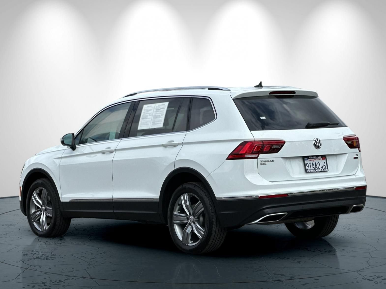 Used 2018 Volkswagen Tiguan SEL Premium AWD/4WD image 6