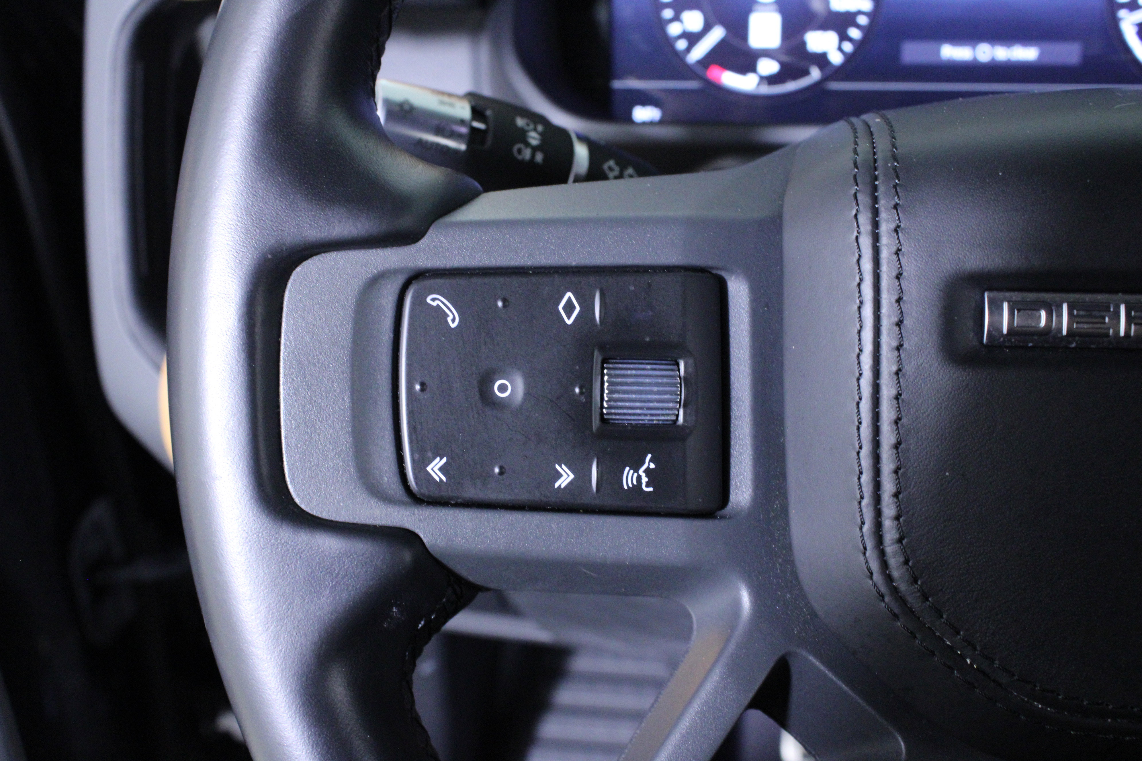 Used 2022 Land Rover Defender 110 X image 23