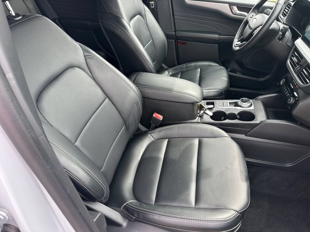Used 2025 Ford Escape Platinum AWD/4WD image 13