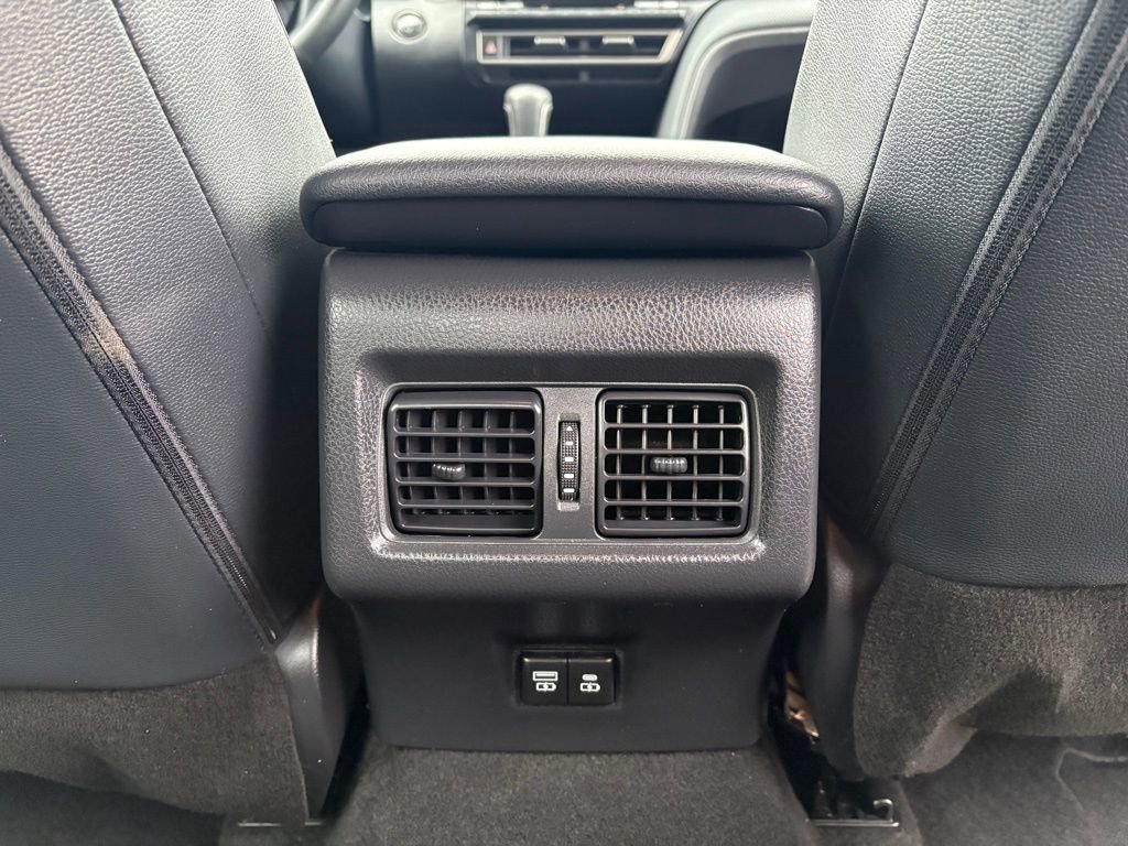 Certified 2025 Toyota Camry SE image 17