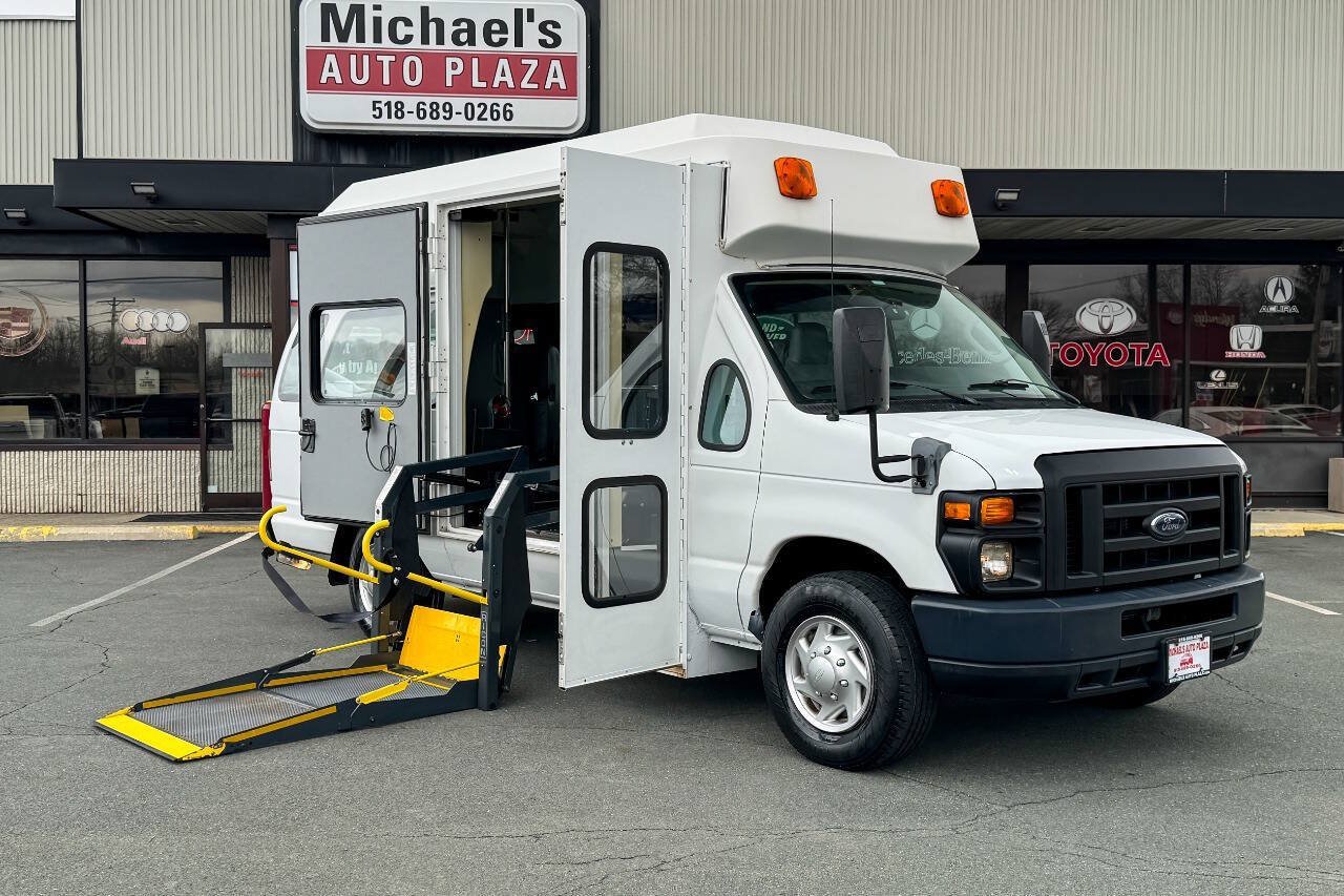Used 2011 Ford E-350 and Econoline 350 Extended Super Duty w/ PWR Group RWD image 1