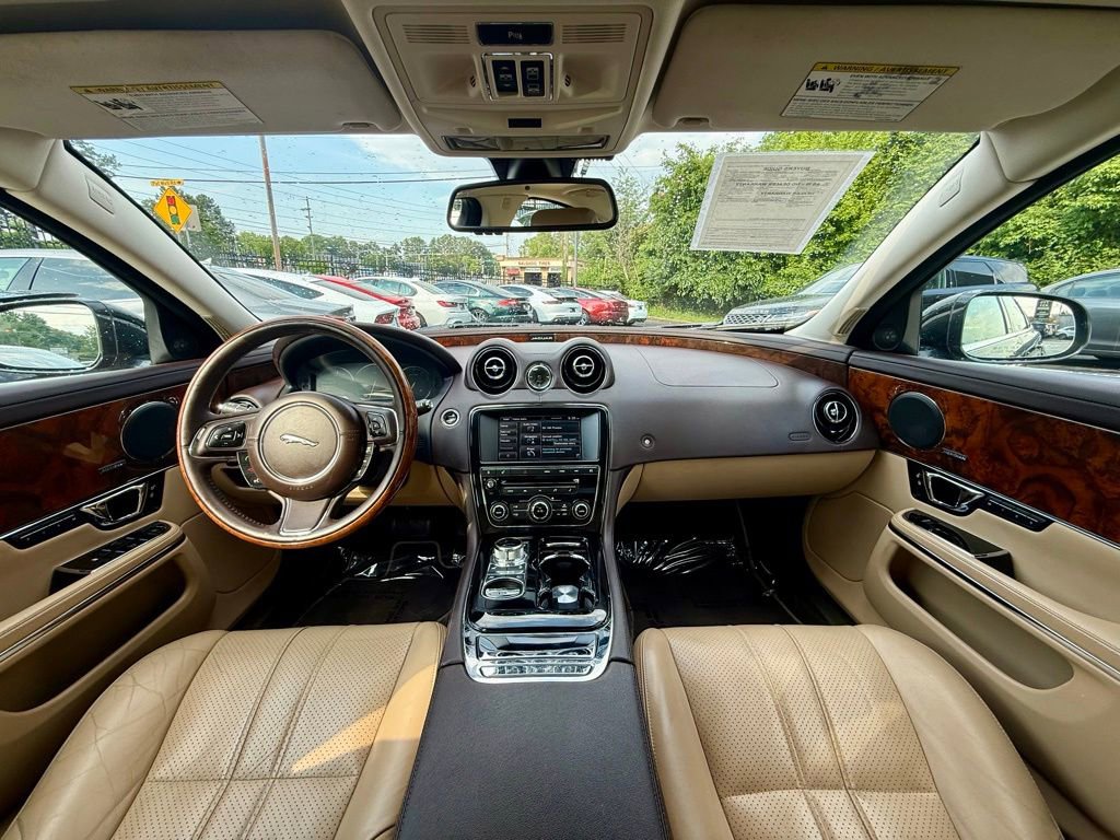 Used 2015 Jaguar XJ AWD image 17