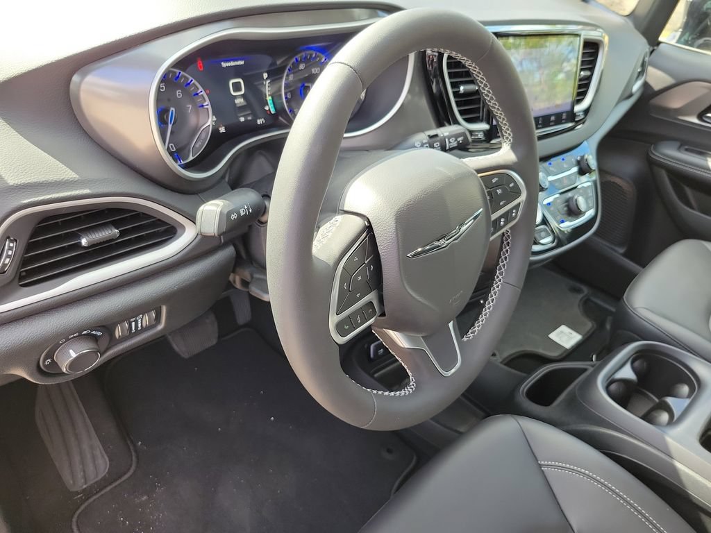 New 2026 Chrysler Voyager LX FWD image 20