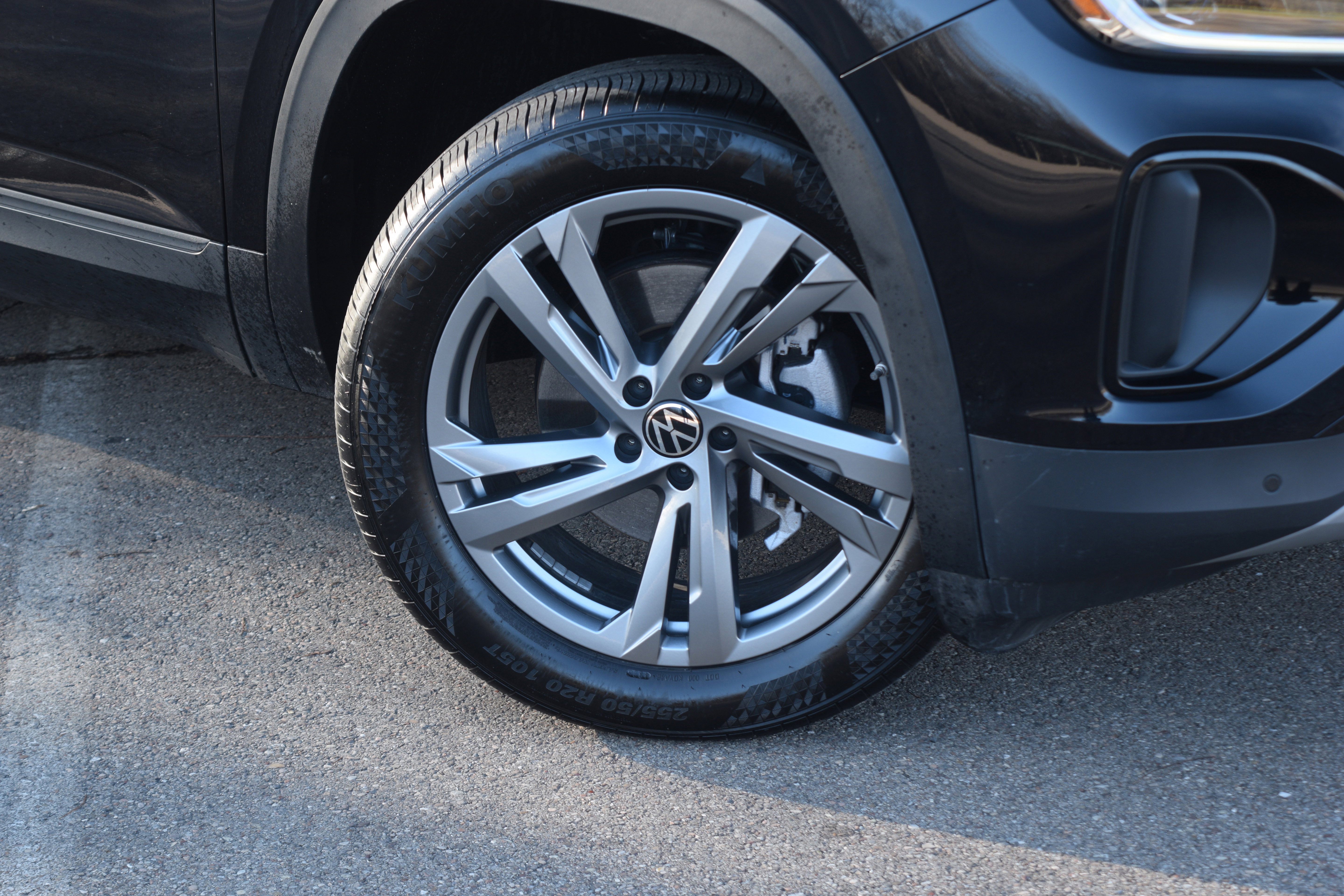 Used 2024 Volkswagen Atlas Cross Sport SE image 28