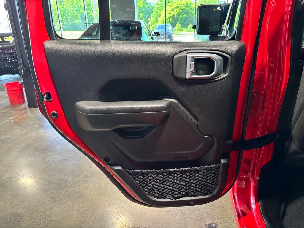 Used 2022 Jeep Gladiator Sport AWD/4WD image 16