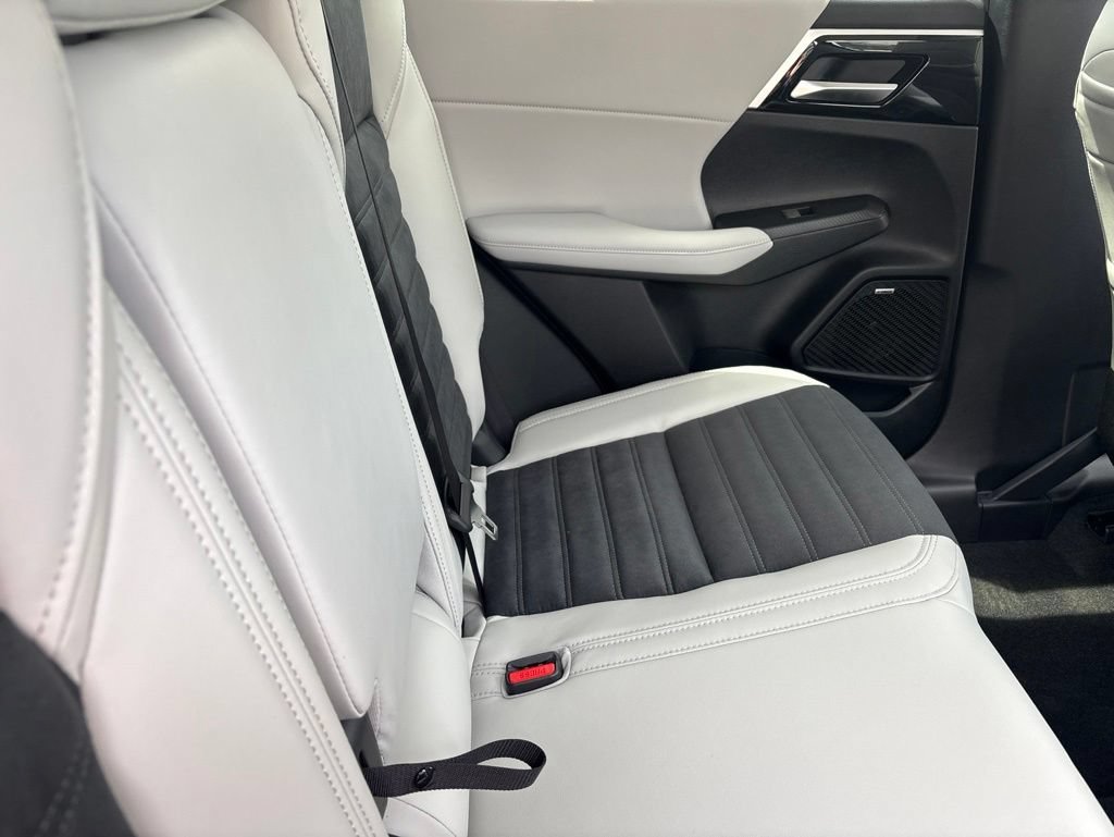 New 2026 Mitsubishi Outlander SE FWD image 28