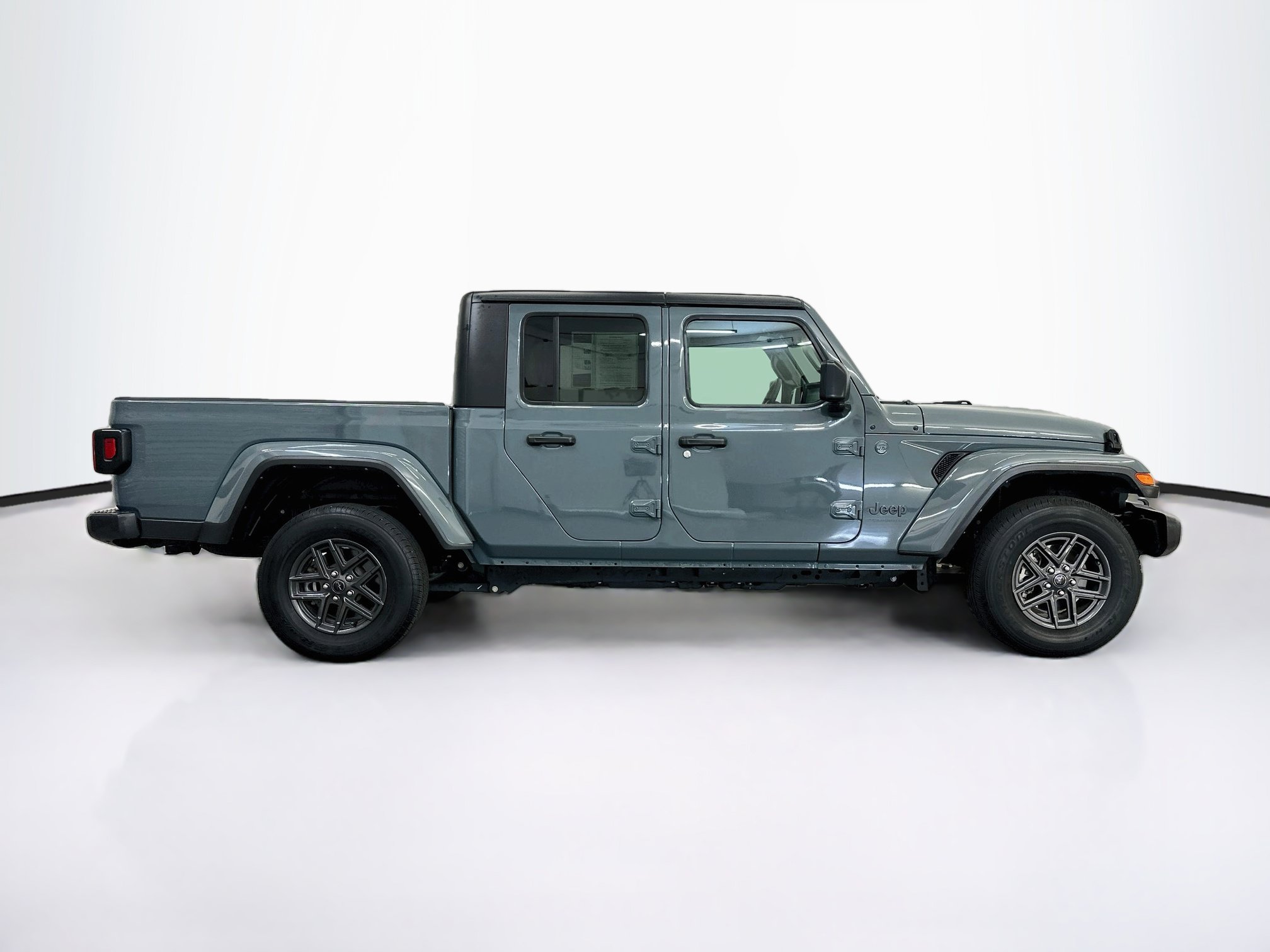 Used 2024 Jeep Gladiator Sport AWD/4WD image 10