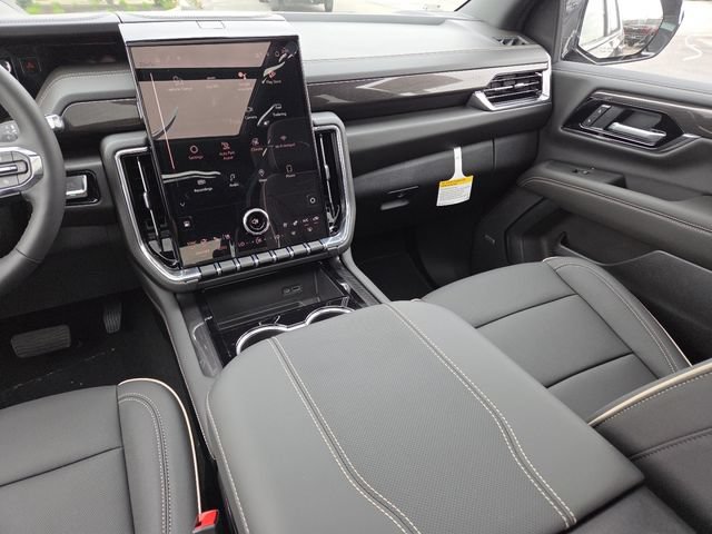 New 2026 GMC Yukon Elevation w/ Elevation Premium Package AWD/4WD image 36