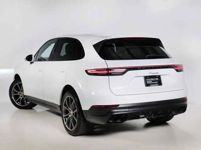 Certified 2023 Porsche Cayenne Platinum Edition image 3