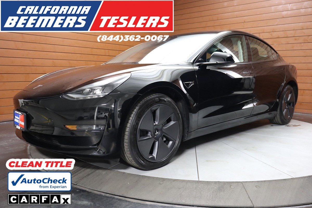 Used 2023 Tesla Model 3 Standard Range image 1