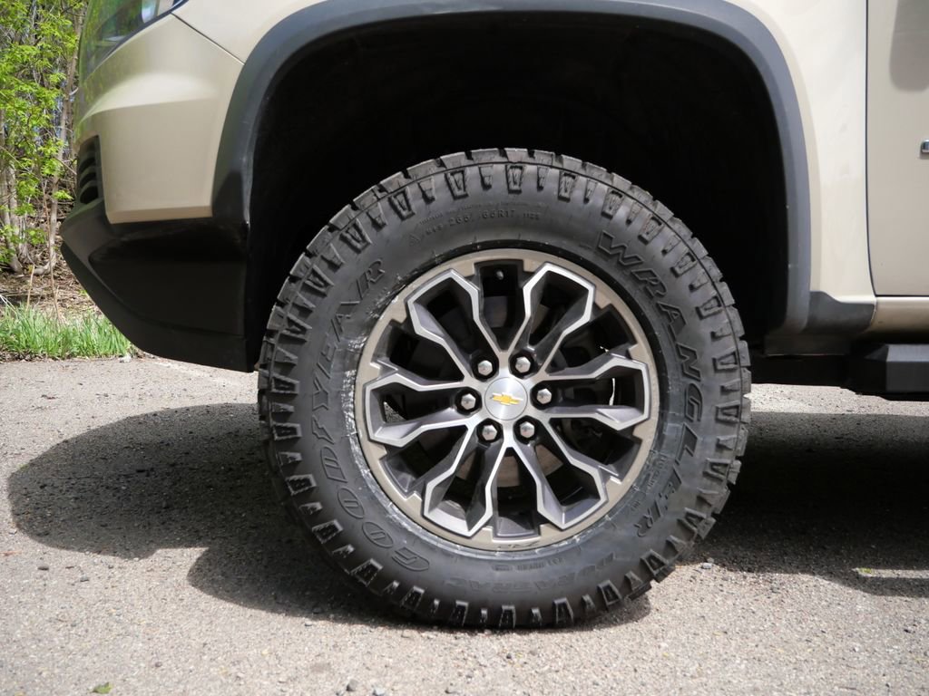 Used 2022 Chevrolet Colorado ZR2 AWD/4WD image 9