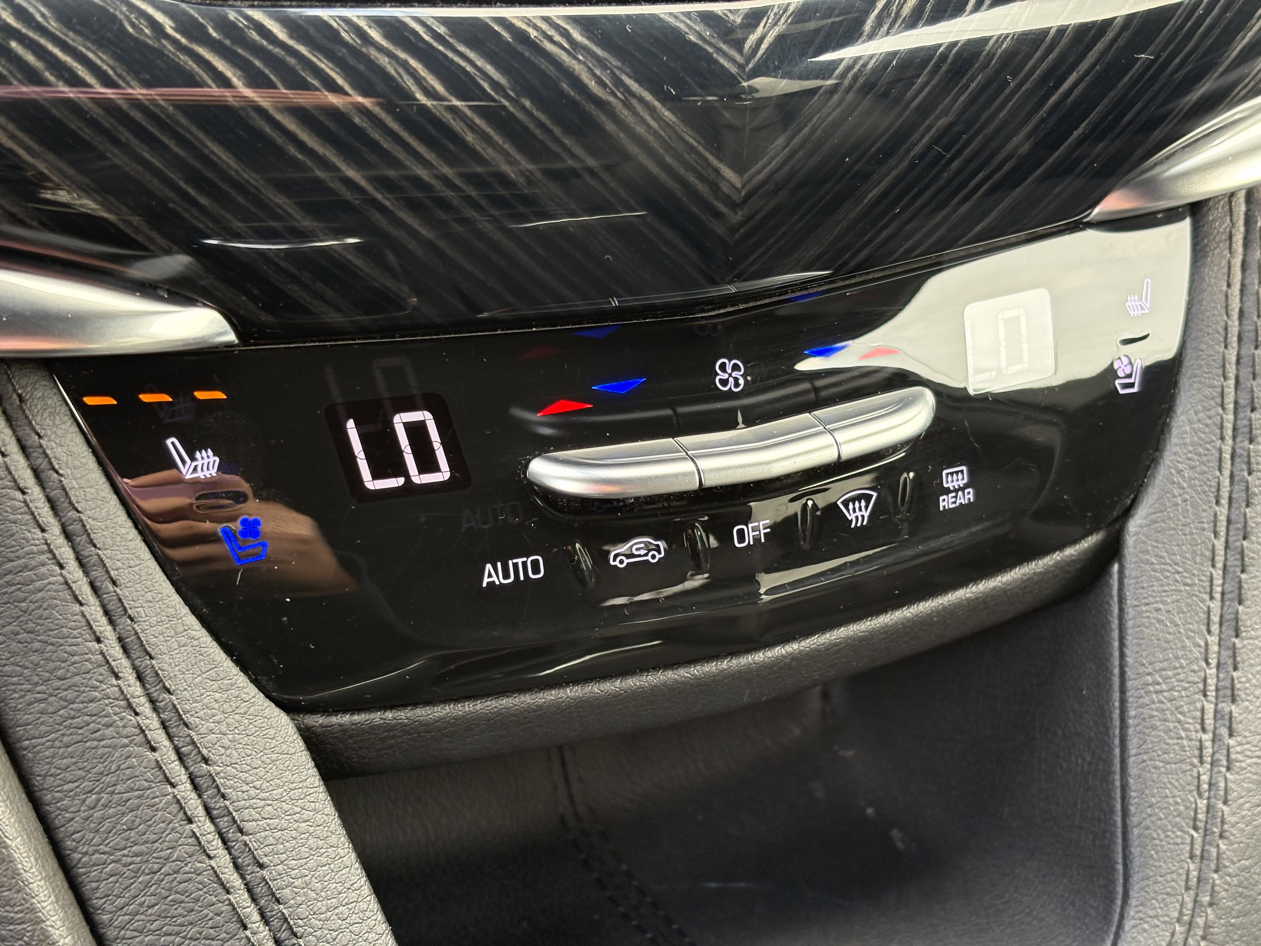 Certified 2024 Cadillac XT6 Premium Luxury image 27