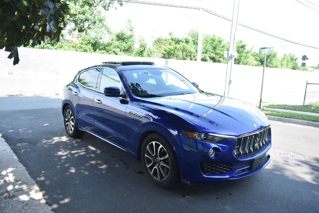 Used 2020 Maserati Levante AWD/4WD image 4