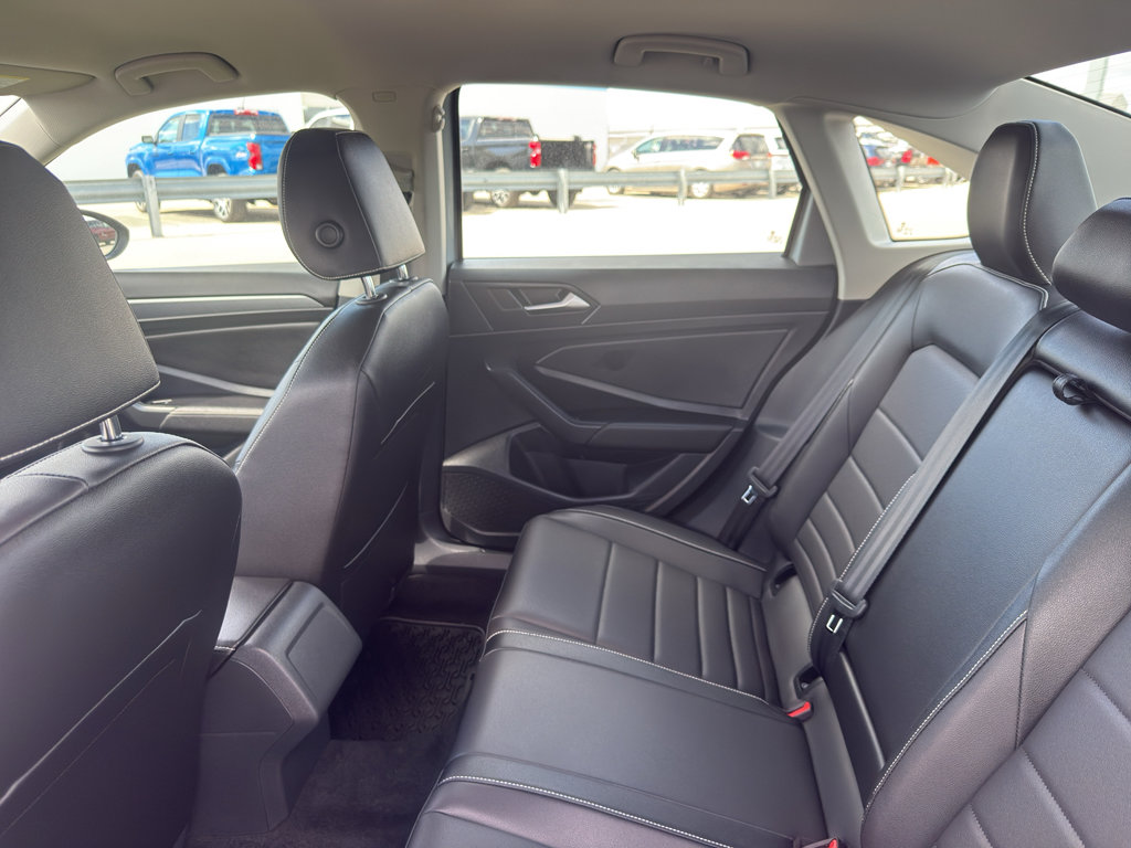 Used 2022 Volkswagen Jetta SE FWD image 31