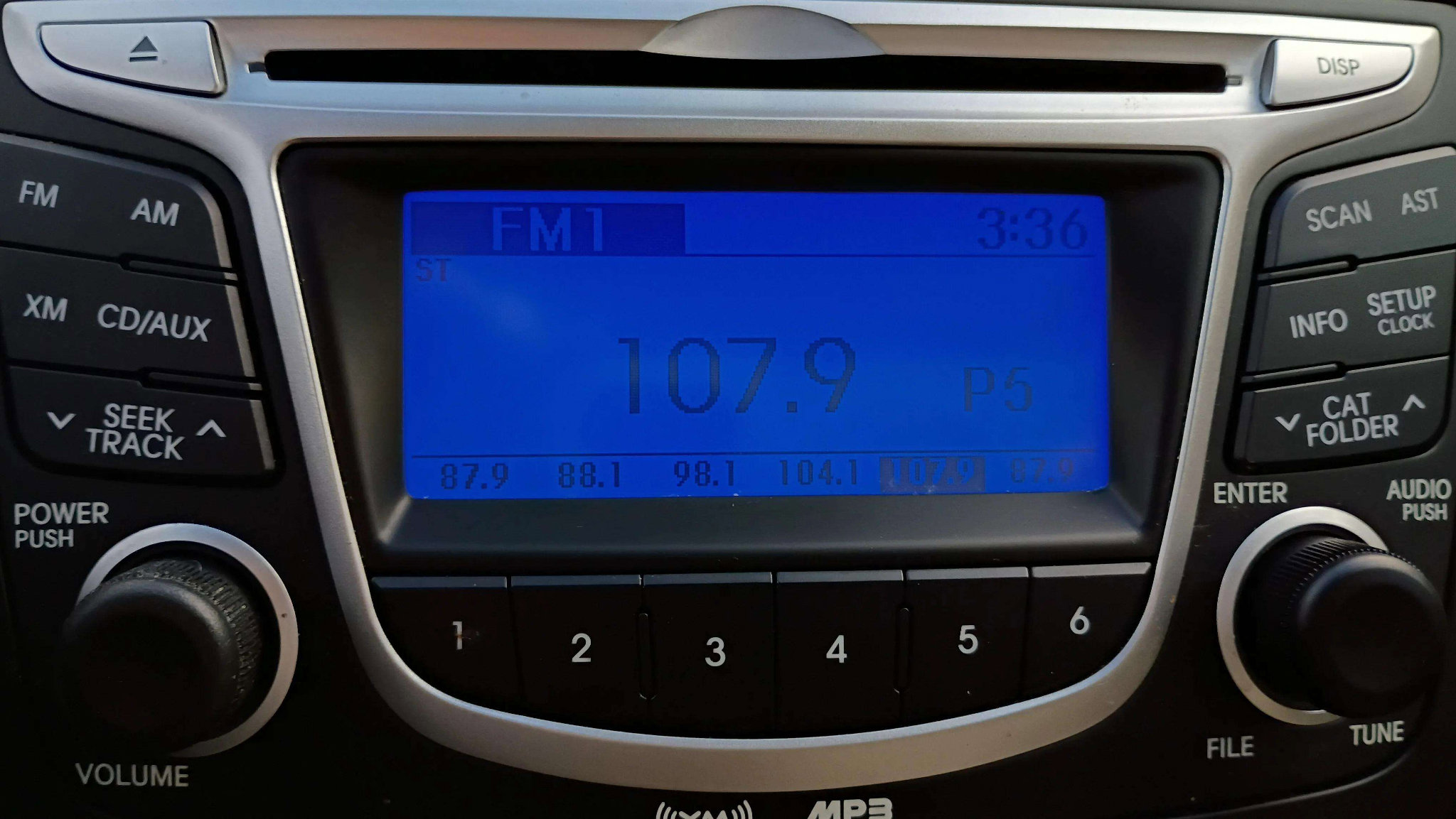 Used 2012 Hyundai Accent GLS image 18