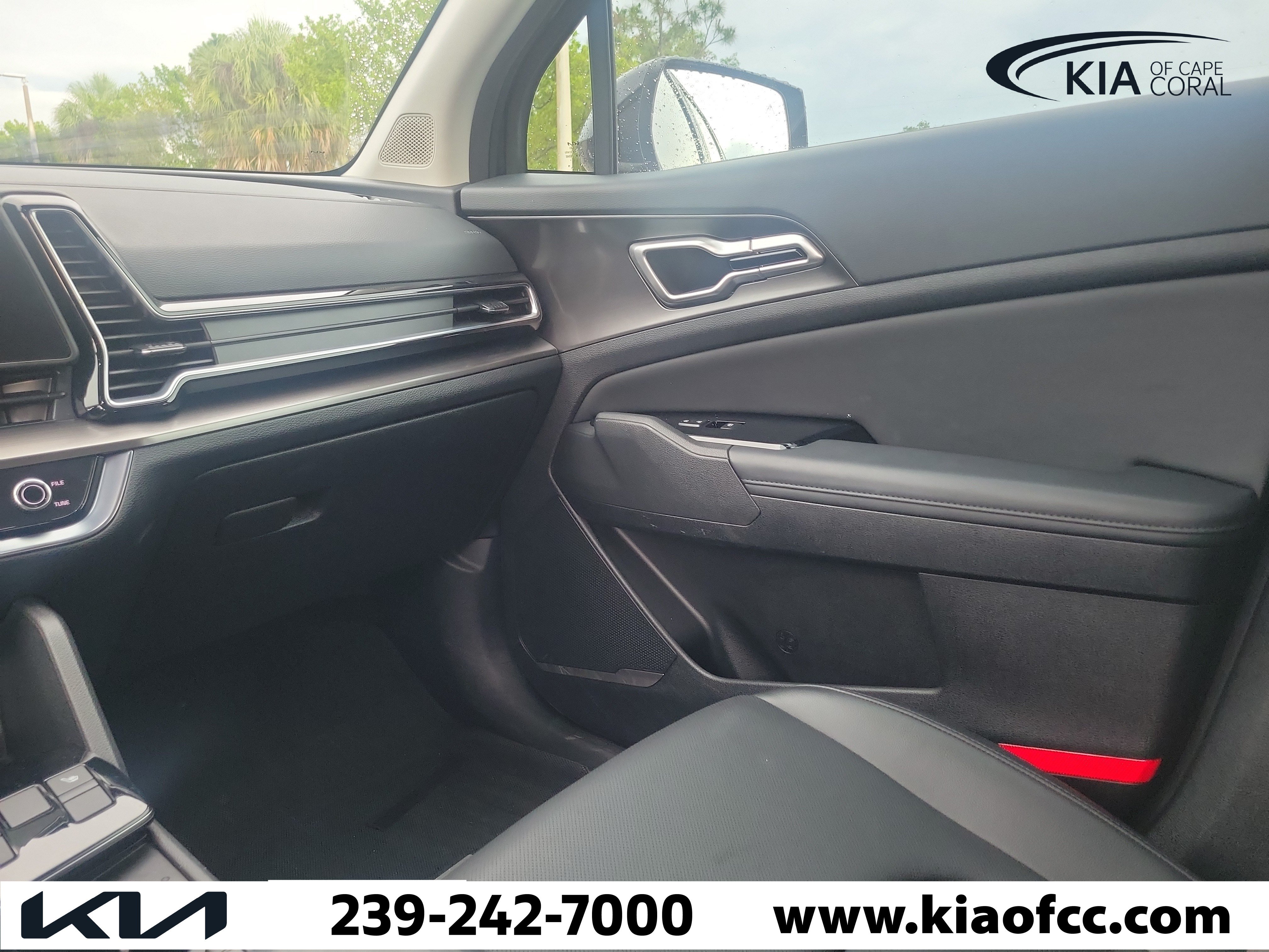 Certified 2025 Kia Sportage EX w/ Premium Package FWD image 19