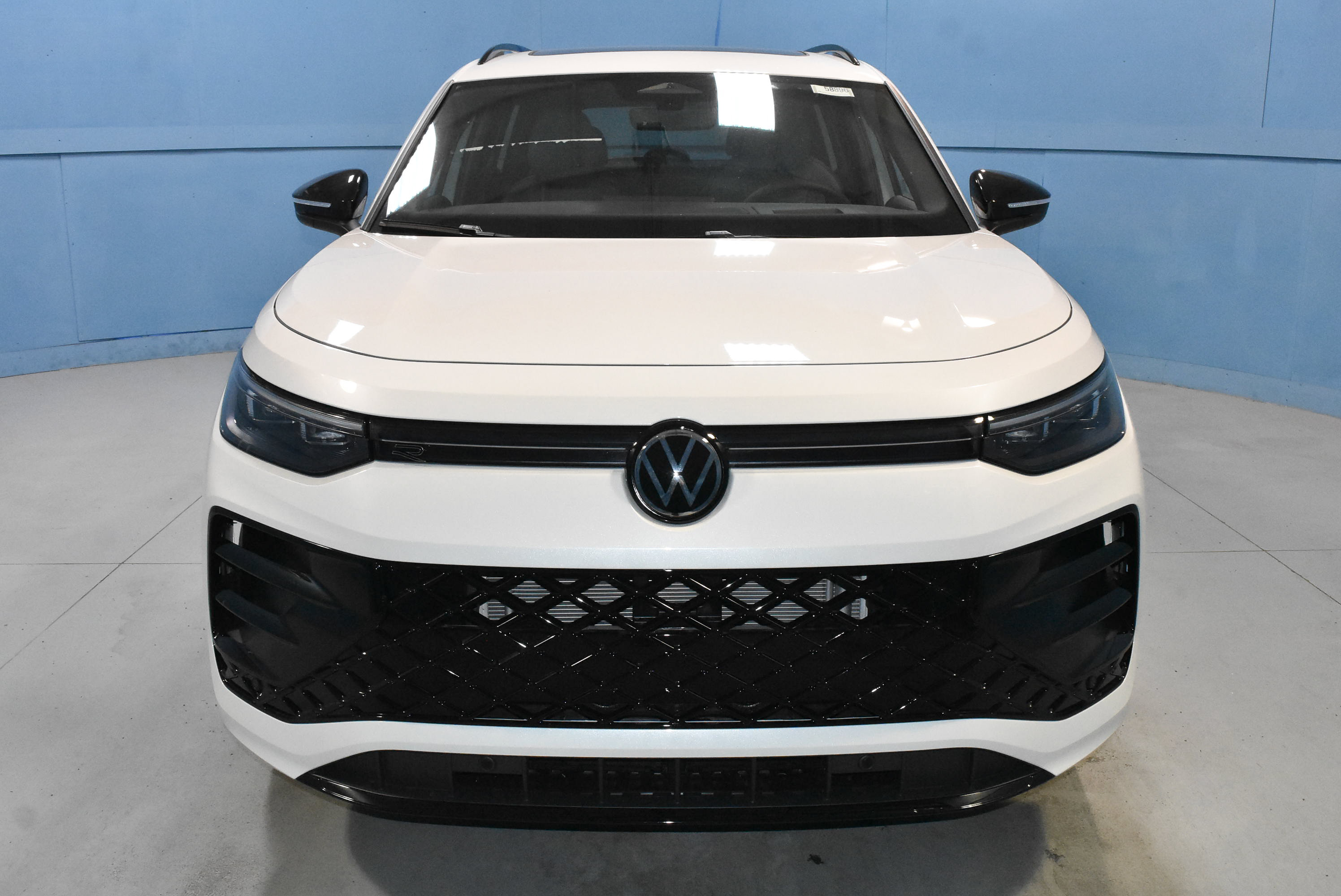 New 2026 Volkswagen Tiguan SE R-Line AWD/4WD image 19