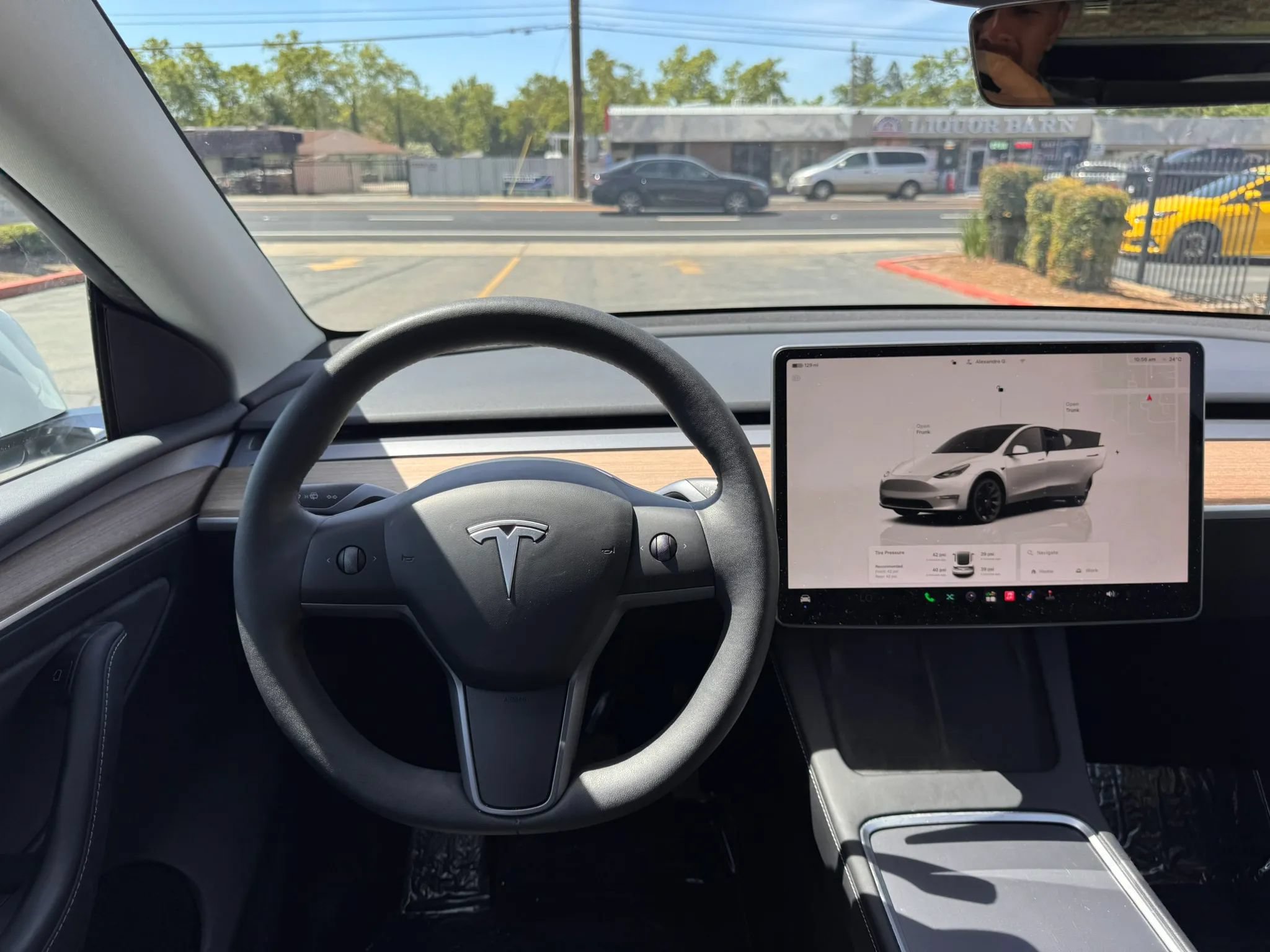 Used 2024 Tesla Model Y Long Range AWD/4WD image 22