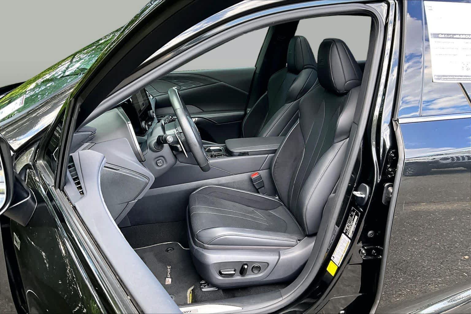 Used 2024 Lexus RX 500h F Sport w/ Convenience Package AWD/4WD image 9