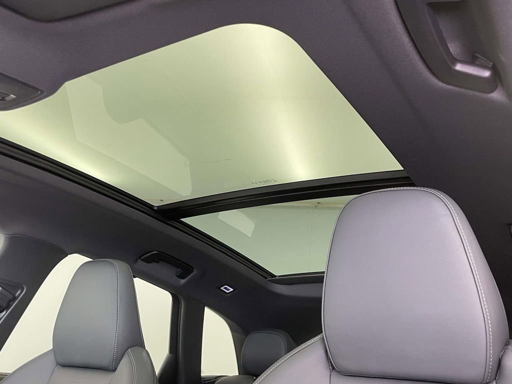 New 2025 Audi SQ5 Prestige image 18