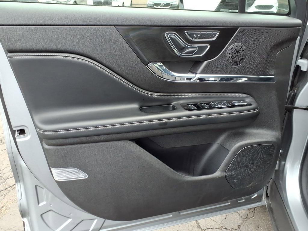 Used 2024 Lincoln Corsair AWD w/ Equipment Group 101A image 13