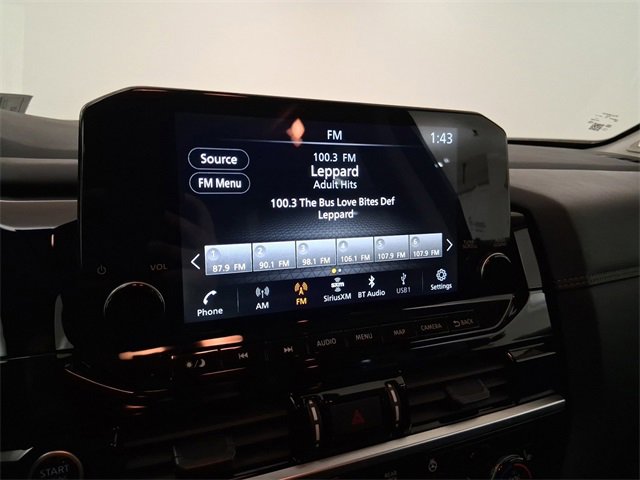 Used 2024 Nissan Pathfinder Platinum w/ Black Appearance Package image 26