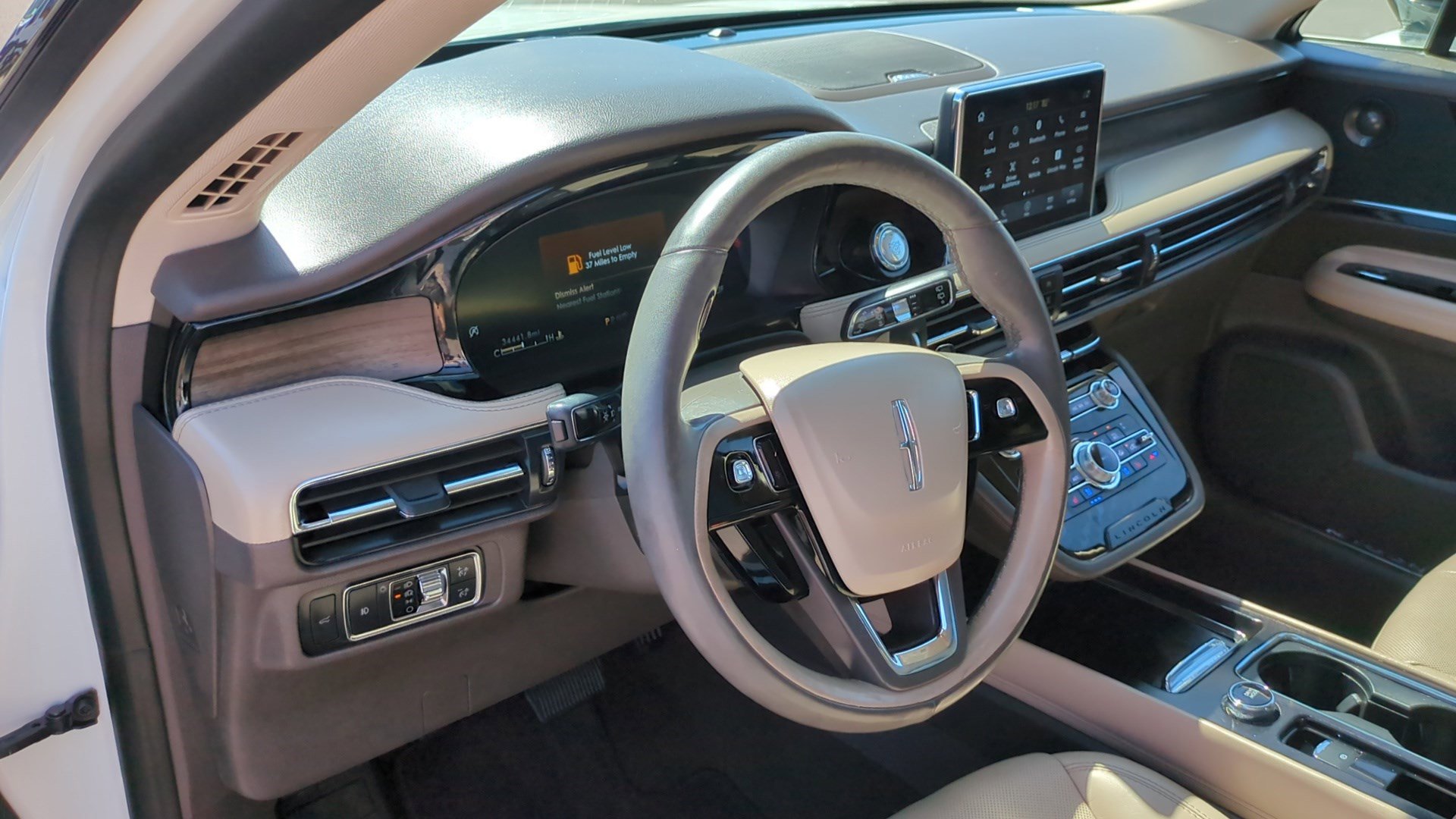 Used 2020 Lincoln Corsair Reserve w/ Equipment Group 201A image 14