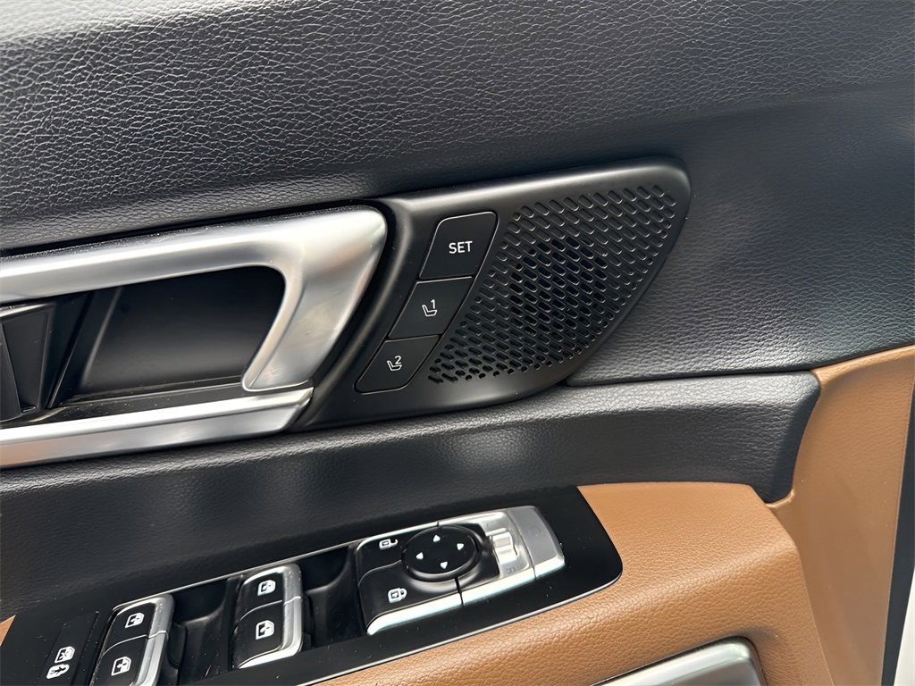 Used 2020 Kia Telluride SX w/ SX Prestige Package image 25