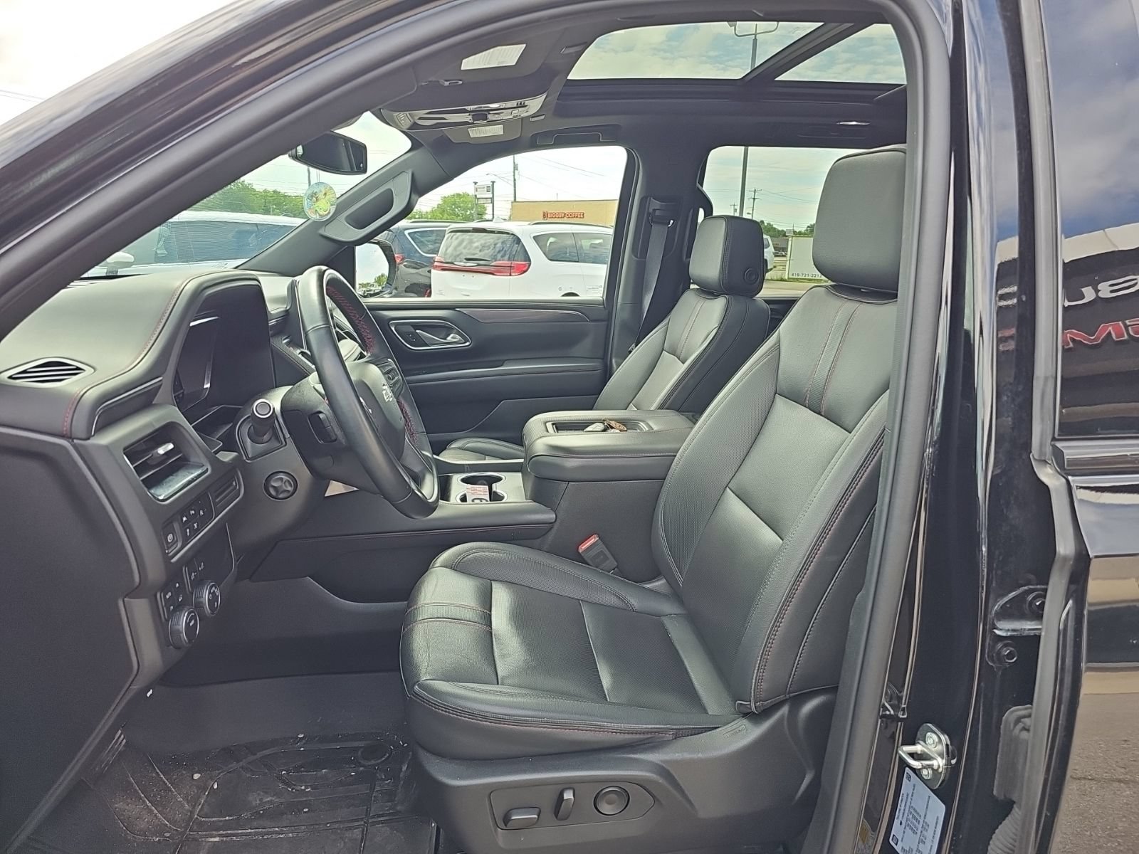 Used 2024 Chevrolet Tahoe RST w/ Luxury Package AWD/4WD image 9