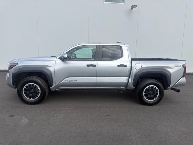 Used 2024 Toyota Tacoma TRD Off-Road AWD/4WD image 9