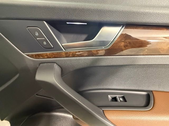 Used 2018 Audi Q5 2.0T Premium Plus w/ Premium Plus Package image 31