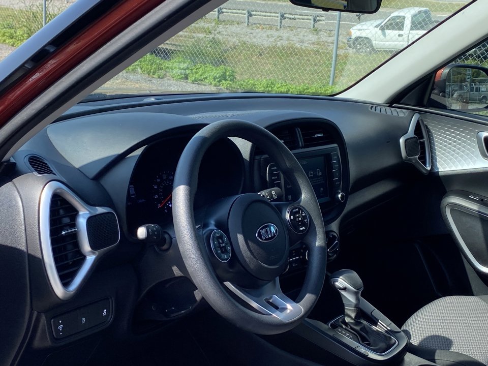 Used 2021 Kia Soul LX image 11