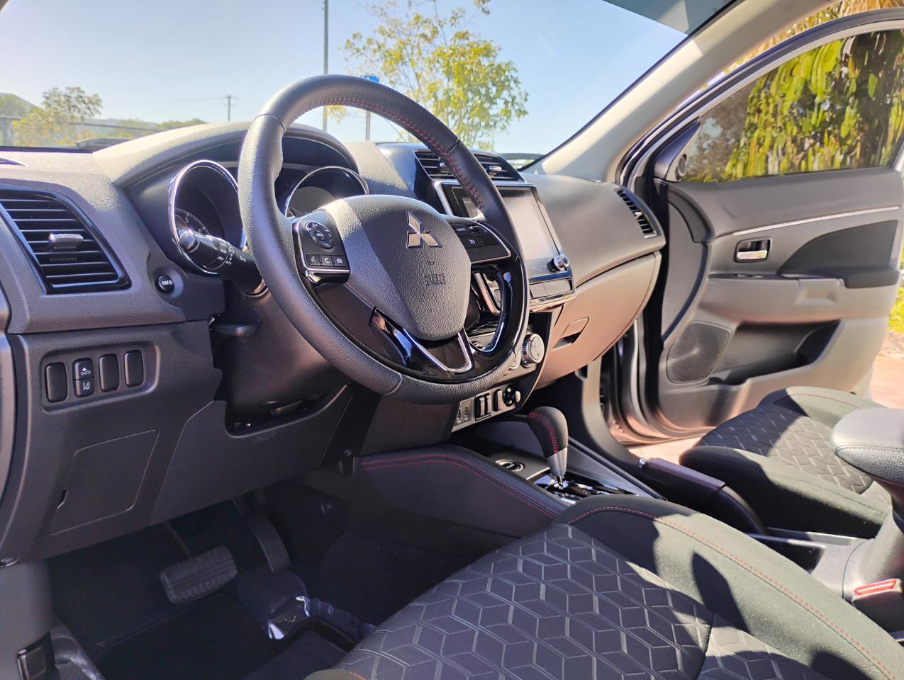 Used 2023 Mitsubishi Outlander Sport LE image 48