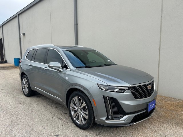 Used 2023 Cadillac XT6 Premium Luxury image 2