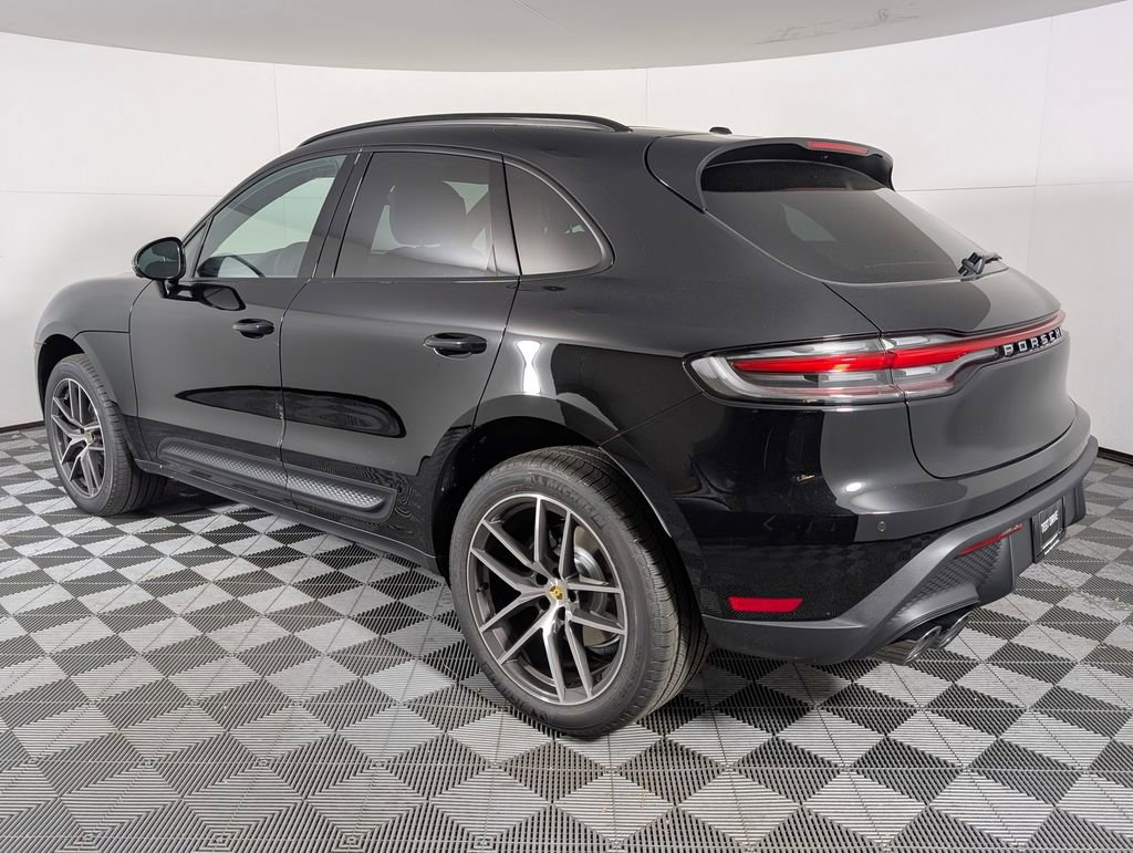 New 2026 Porsche Macan image 3