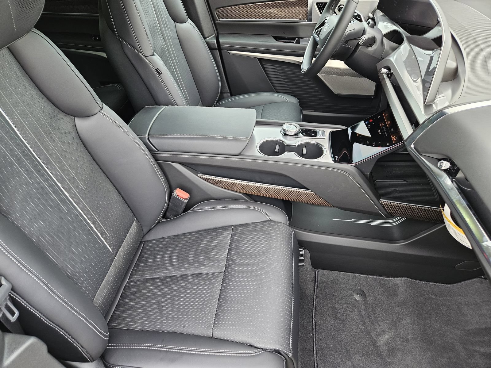 New 2027 Cadillac Vistiq Sport AWD/4WD image 16
