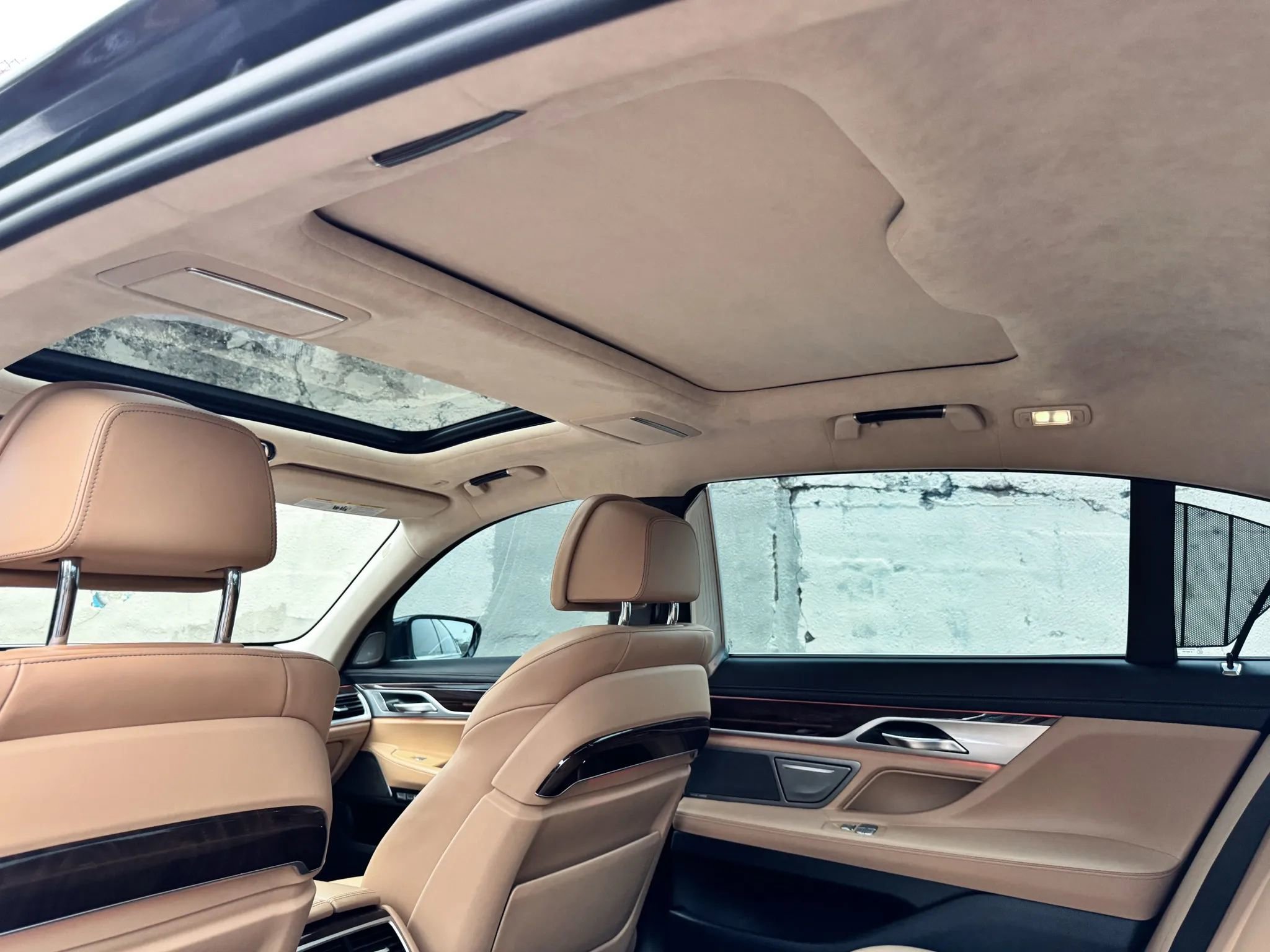 Used 2016 BMW 750i xDrive AWD/4WD image 29