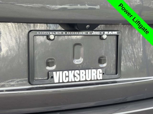 Used 2023 Jeep Grand Cherokee Altitude AWD/4WD image 38