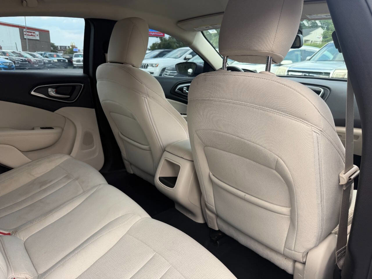 Used 2015 Chrysler 200 Limited w/ Convenience Group image 27